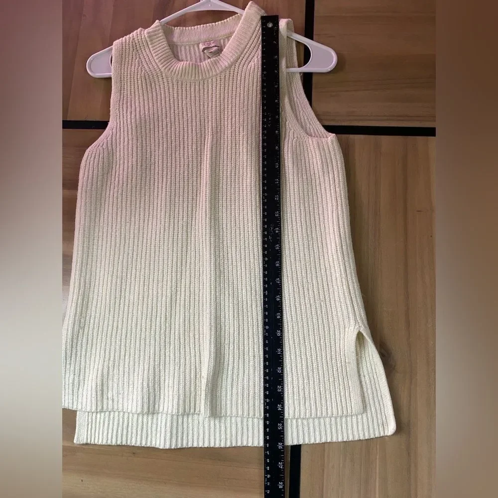 J. Crew merino wool blend sleeveless‎ sweater